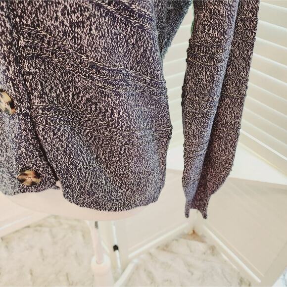 CUPCAKES & CASHMERE GRAY BUTTON UP CARDIGAN SWEATER SIZE MED - Picture 3 of 6